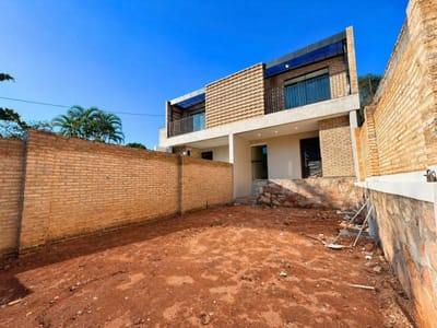 VENDO DÚPLEX DE 3 DORMITORIOS ZONA SEK– LAMBARÉ