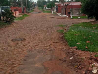 VENDO CASA A REFACCIONAR EN BARRIO VIRGEN DEL ROSARIO