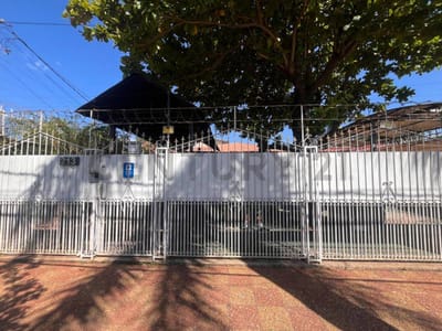 VENDO BELLA RESIDENCIA EN LOMA PYTA