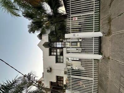 ALQUILER SIN MUEBLES CASA PARA EMPRESA O VIVIENDA EN EQUIPETROL
