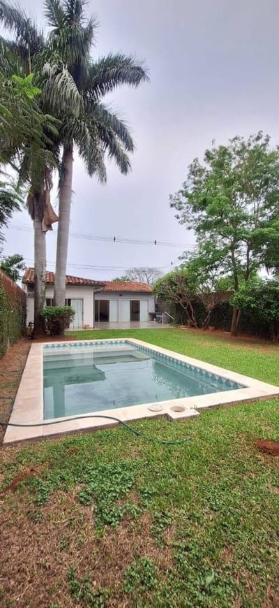 ALQUILO CASA EN LUQUE ZONA PLAZA MADERO