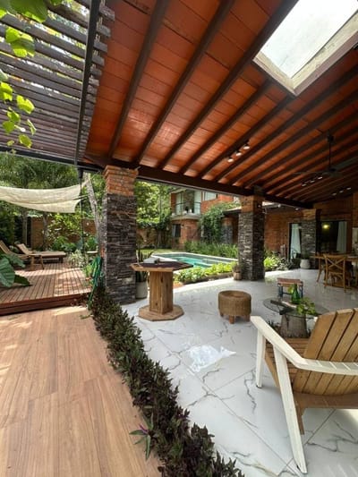 VENDO CASA AMOBLADA CON 4 DORMITORIOS EN SUITE EN SAN BERNARDINO