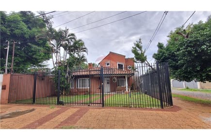 AMPLIA CASA  DE 5 DORMITORIOS EN VENTA, ASUNCIÓN ITÁ ENRAMADA  