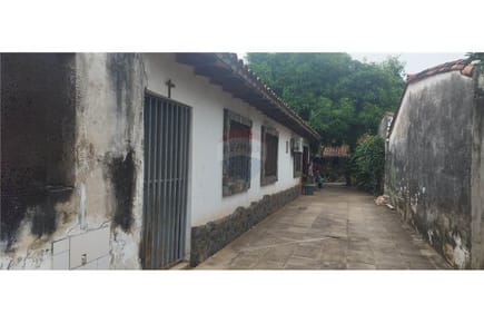 VENTA DE TERRENO CON CASA A REFACCIONAR