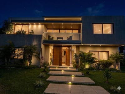 CASA EN VENTA DE 6 DORMITORIOS EN CONDOMINO ARELIS