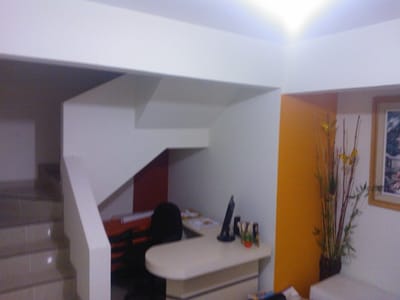 Edif. LA CASONA 2do anillo Frente a la Salle / Oficina duplex 83mts+12mts Garaje