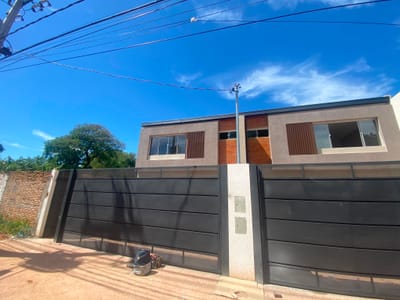 Alquiló duplex en Luque Loma Merlo