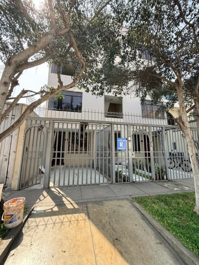 Dep. Reformado 1ª Planta + Parking + 2 Dorm. + Estudio + Cocina + Patio