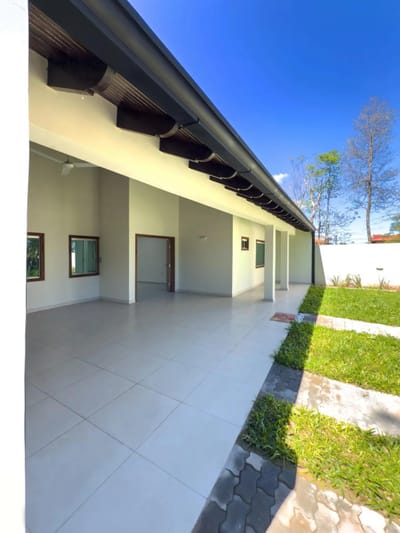 VENDO CASA DE 3 DORMITORIOS EN VILLA ELISA - BARRIO CENTRO