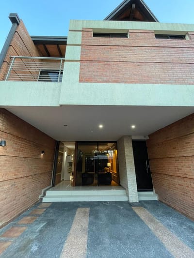 Alquilo Hermoso Duplex En Los Laureles