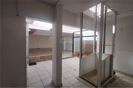 LOCAL COMERCIAL AMPLIO EN VILLA MORRA