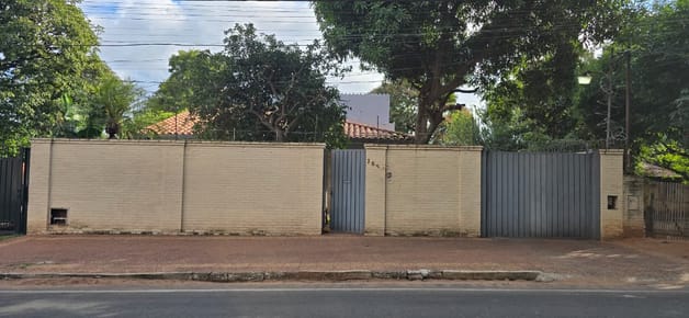Amplia y cómoda residencia en venta en Lambaré