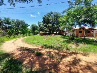 Terreno en esquina ubicado en el barrio Cañada Garay