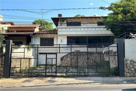 ALQUILO AMPLIO DUPLEX PARA CONSULTORIOS SOBRE AVENIDA ESPAÑA
