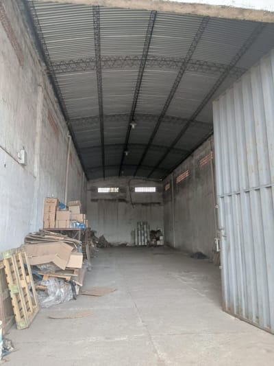 Tinglado en venta en Loma Pytã, Asunción – Frente al túnel Semidei