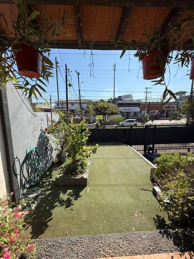 VENDO CASA A REFACCIONAR O DEMOLER!!