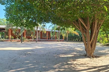 Vendo casa 6 Hcts Colonia Fernheim, BOQUERÓN