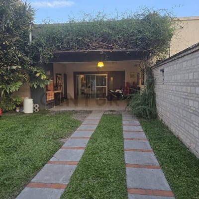 Casa Pareada de 3 habitaciones, toda en PB en Barrio Santa María de Asunción