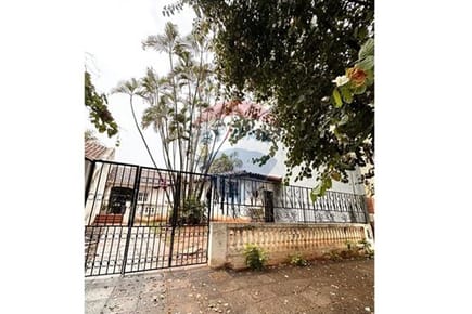 Casa de 5 habitaciones en Asunción Bº Herrera terreno de 500 M2