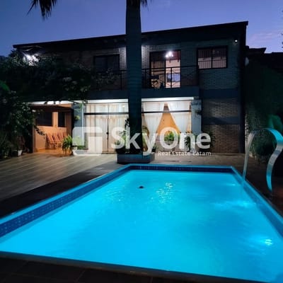 Vendo amplia casa con piscina y hermoso jardín - Barrio Don Bosco CDE