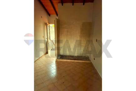 Casa a Refaccionar en Venta – Sajonia, Asunción