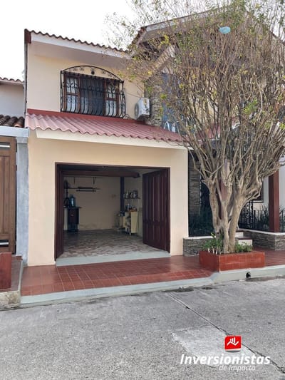 CASA DE 3 DORMITORIOS EN VENTA EXCELENTE UBICACIÓN 