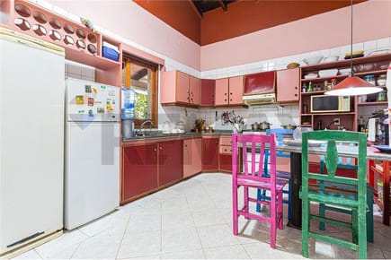 VENDO HERMOSA CASA EN ESQUINA CON PISCINA  EN LAMBARE
