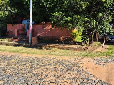 VENDO CASA A DEMOLER EN BARRIO MBURUCUYÁ 15657