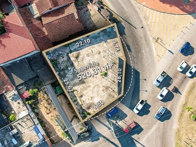 EN CANAL ISUTO Y 4TO ANILLO  Terreno en Venta | Uso de Suelo MIXTO