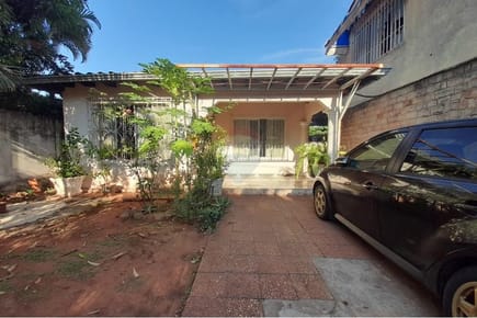 Casa con Salón Comercial en Venta, Lambaré