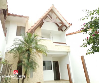 HERMOSA CASA EN VENTA ZONA REMANSO
