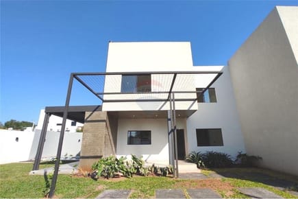 VENDO DUPLEX A ESTRENAR CON PISCINA EN LUQUE