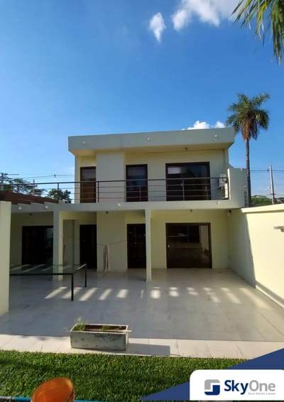 VENDO CASA AMPLIA Y HERMOSA EN LAMBARE