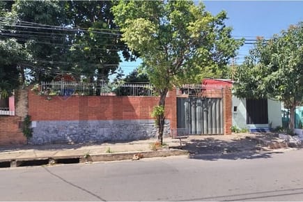 Terreno En El Tradicional Barrio Pettirossi.