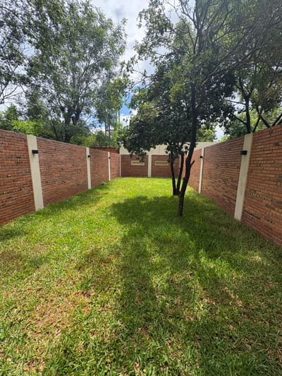 VENDO DUPLEX LUQUE ZONA JARDIN DE ORO A PASOS DE PUERTO MADERO