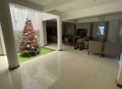 FDO DE LA MORA, ZONA SUR, EN ALQUILER CASA DE 4 DORMITORIOS, 500 m2 