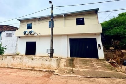 Casa en Venta en Fernando de la Mora 4 Dormitorios con Quincho y Oficina