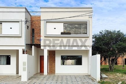 Duplex en venta en barrio cerrado - Limpio