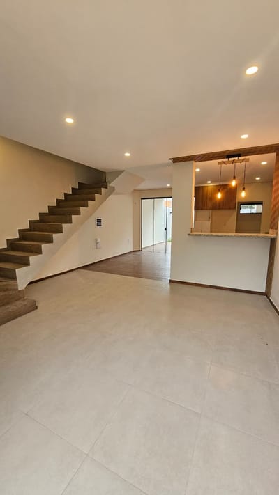 VENDO MODERNO DUPLEX A ESTRENAR EN LAMBARÉ DE 4 HABITACIONES!