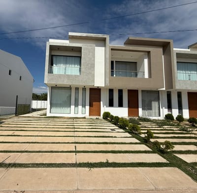  CASA EN VENTA – CONDOMINIO BELLA VISTA, URUBÓ  