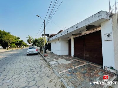 CASA EN VENTA EN URBARI 