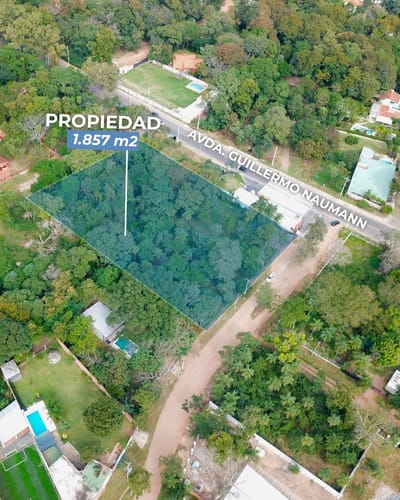 En venta 4 terreno con salida de calle a calle.- 