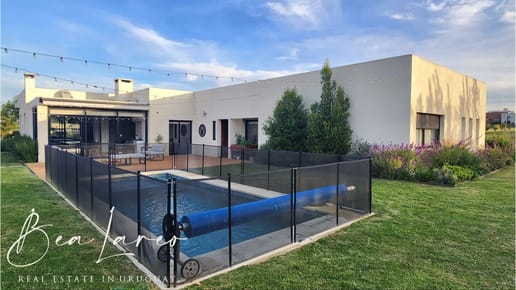 Moderna Casa En Venta En VIñedos De La Tahona