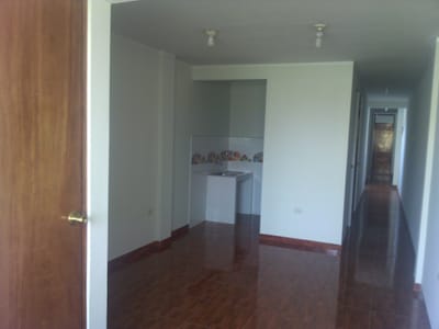Alquilo 2do. piso - CASA