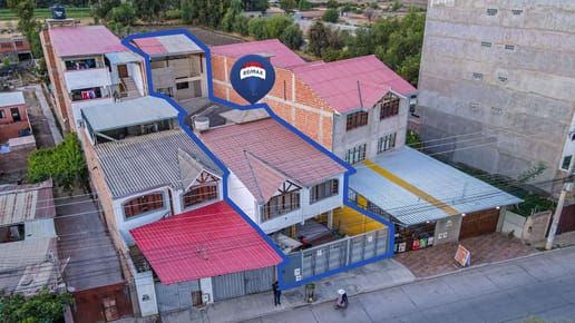 CASA EN VENTA CON 2 DEPARTAMENTOS Y OFICINAS
