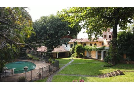 En venta Residencia en Barrio Jara