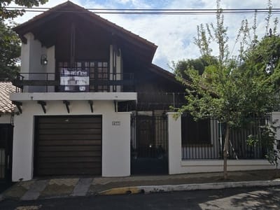 En Venta – Casa En Barrio San José, Asunción