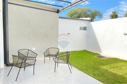 EN VENTA CASA EN BARRIO CERRADO- LUQUE .