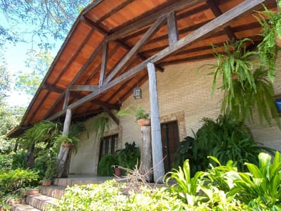 Casa Quinta con Arroyo en Nueva Colombia – Departamento de Cordillera