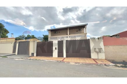 Casa en venta en Mbocayaty – Asunción